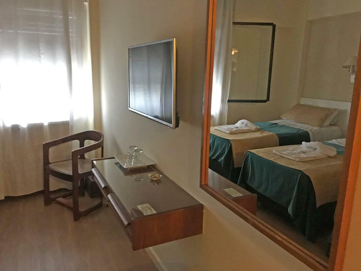 Hotel Sussex Кордоба Екстериор снимка